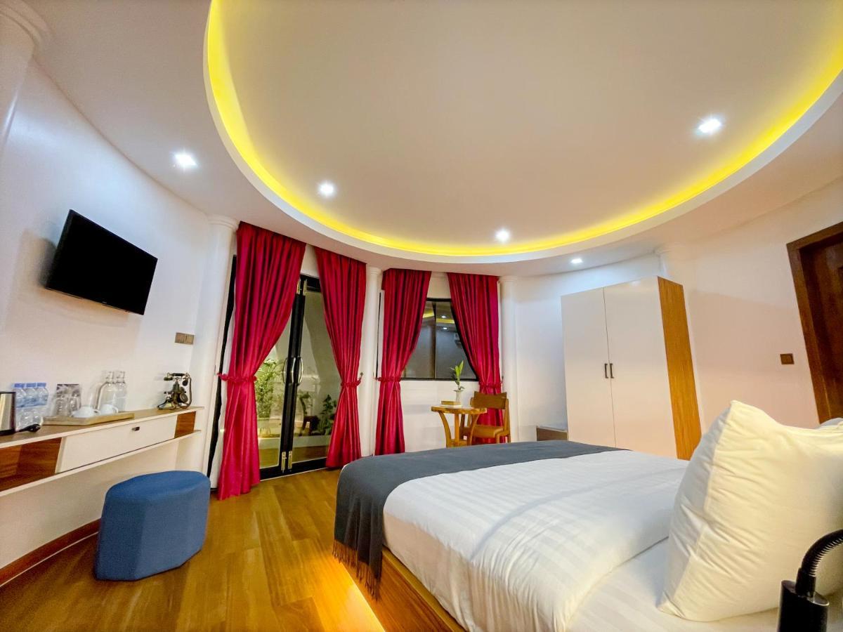 Cambana La Riviere Boutique Hotel Батамбанг Екстериор снимка