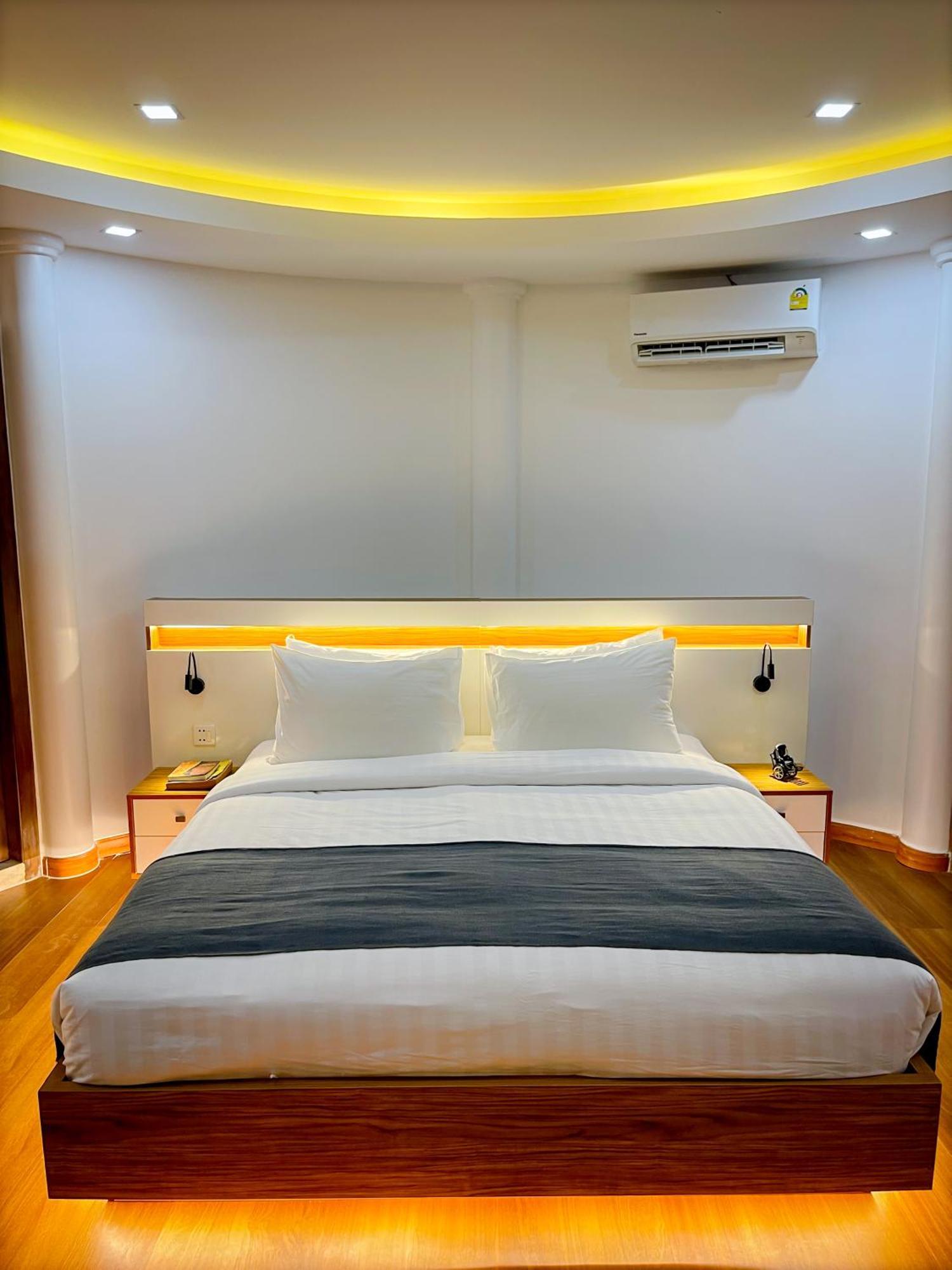 Cambana La Riviere Boutique Hotel Батамбанг Стая снимка