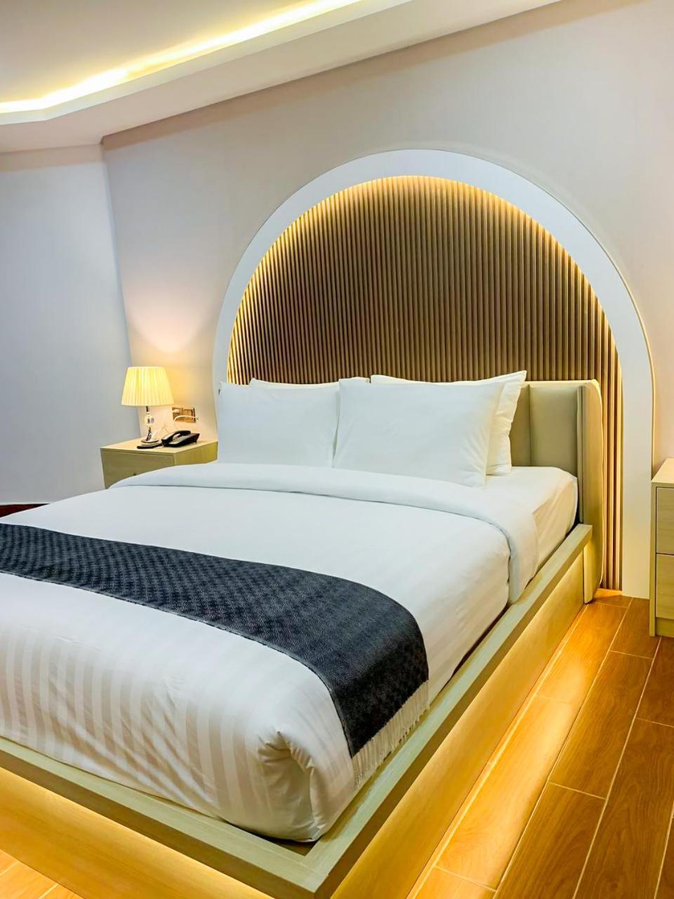 Cambana La Riviere Boutique Hotel Батамбанг Стая снимка